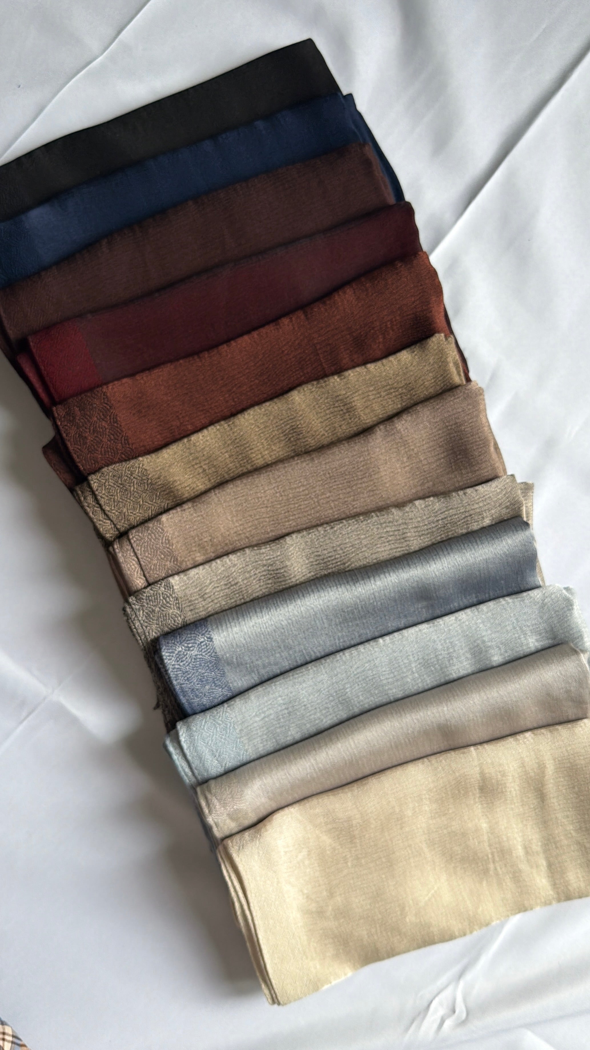 Luxury Satin Square ( 12 colors )
