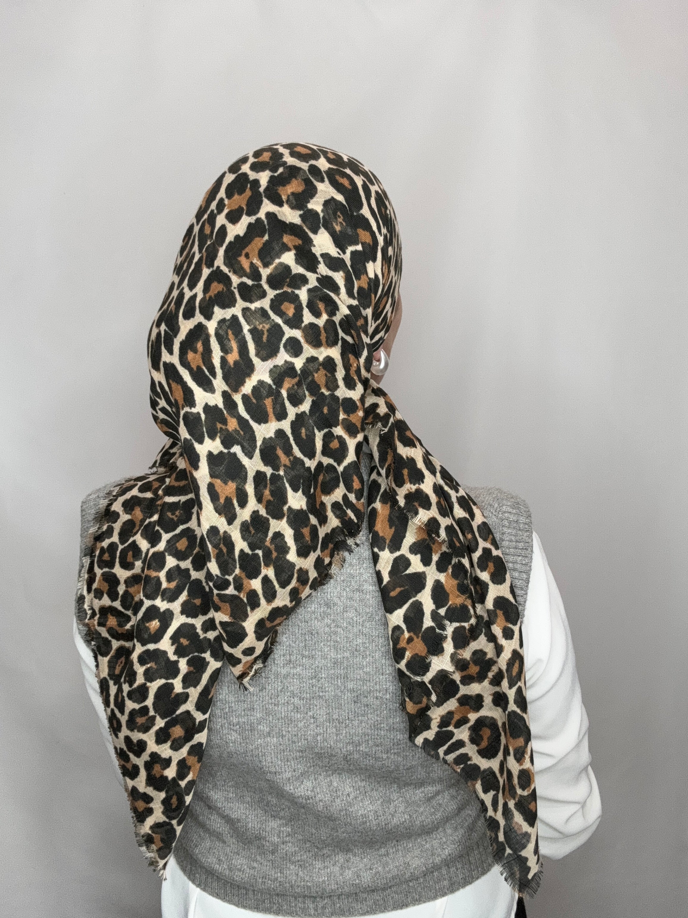 Beige -  Leopard Cotton Square