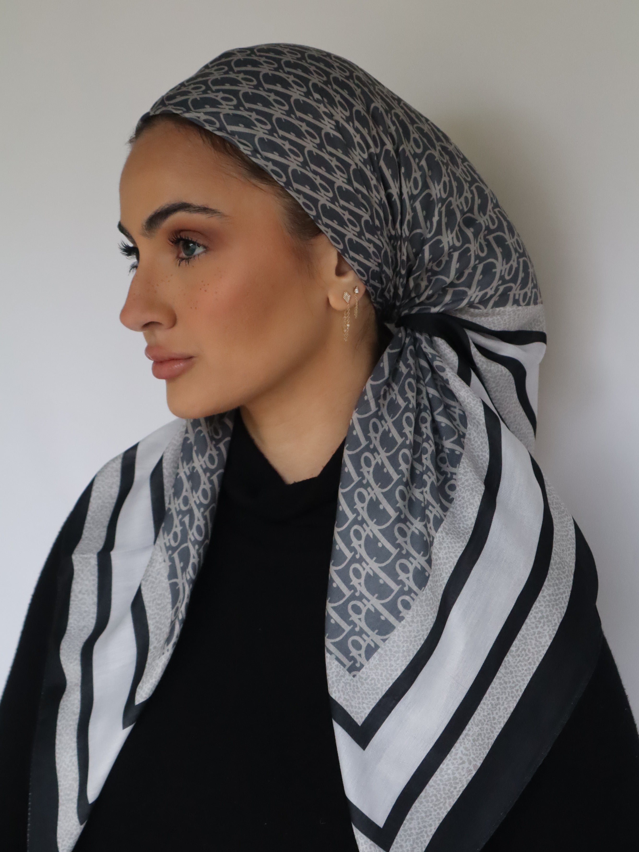 Light Wight Cotton Square Inspired By D (9 colors)