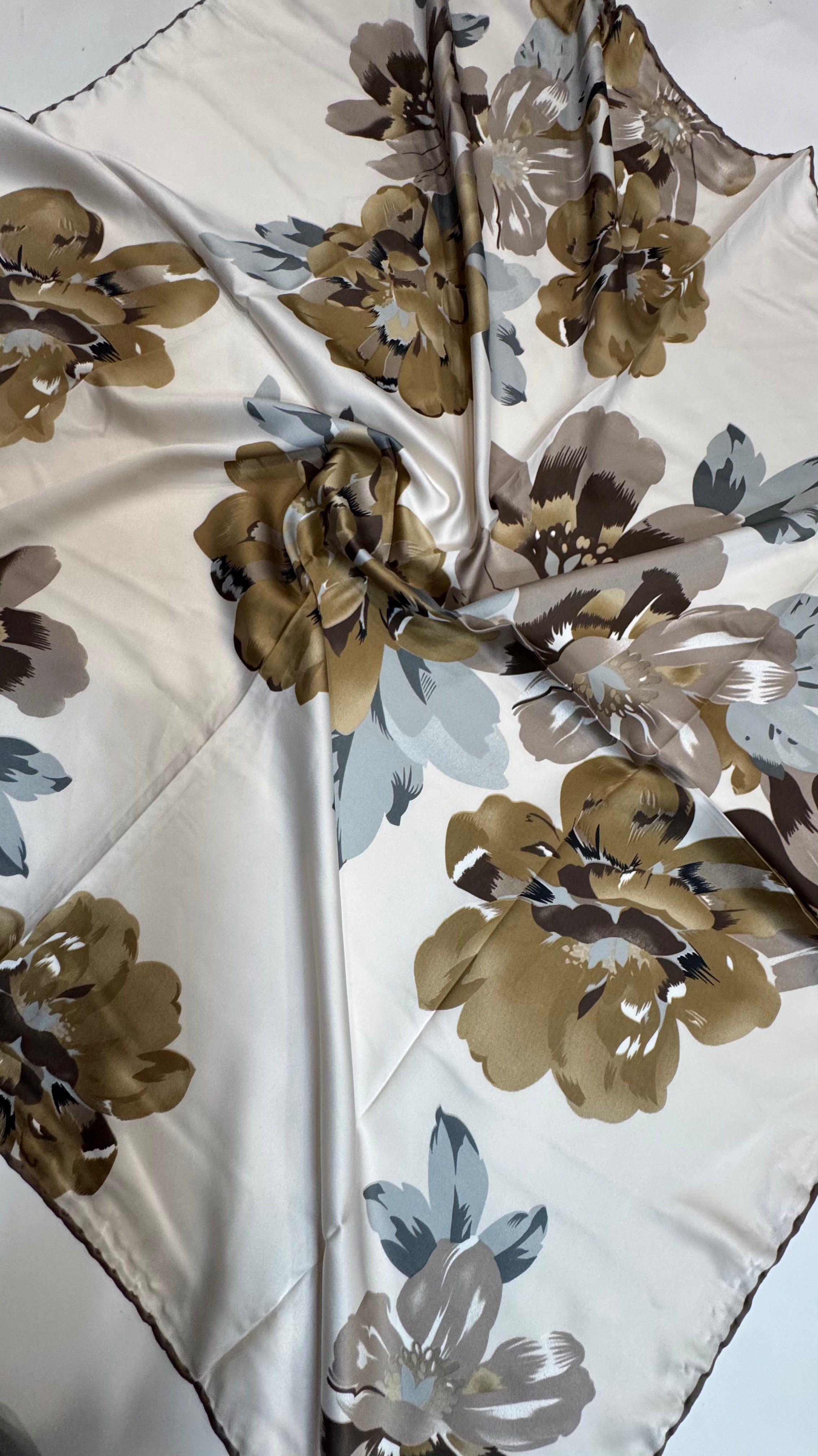 Flower Satin Square ( 12 colors )