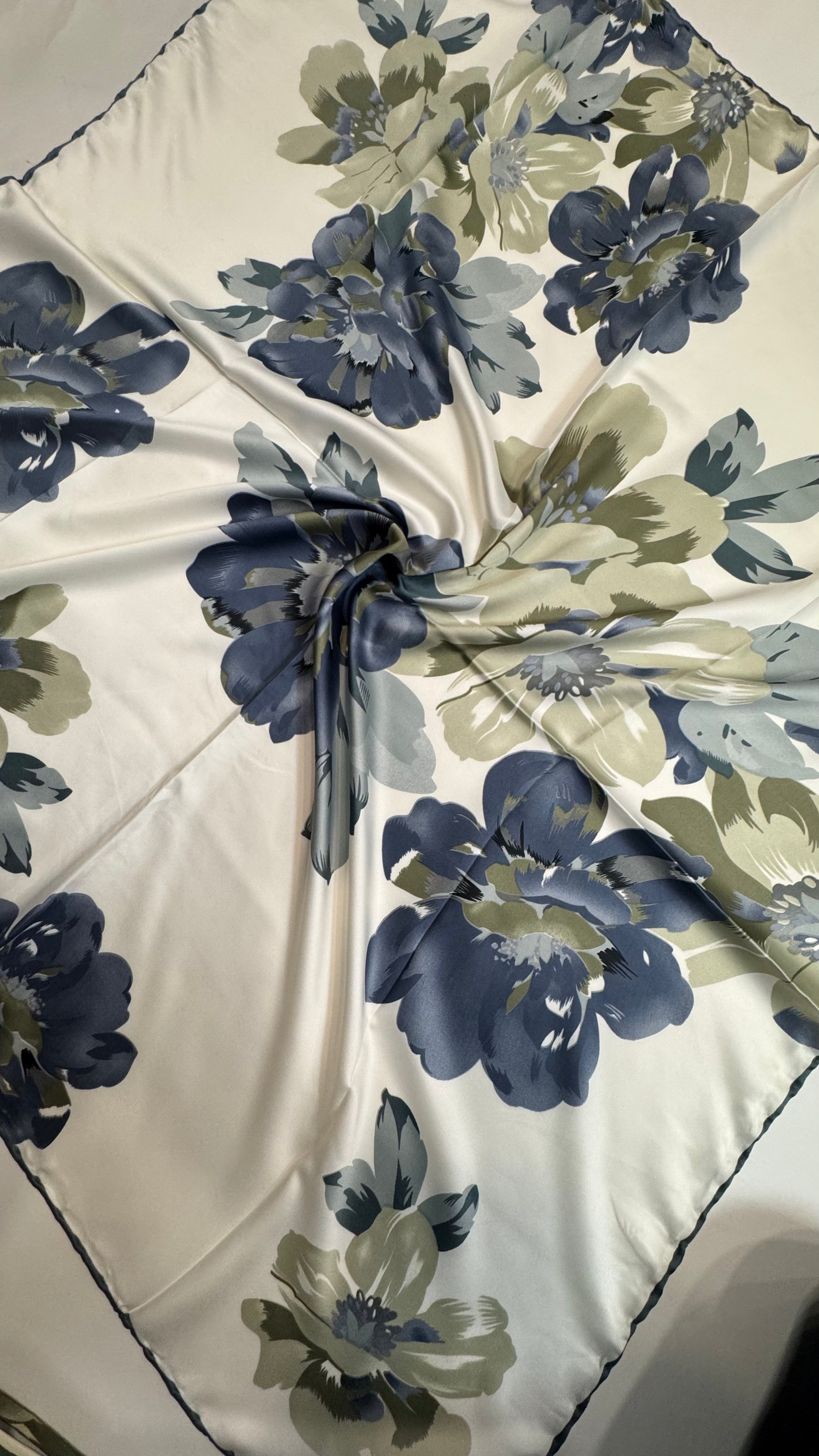 Flower Satin Square ( 12 colors )