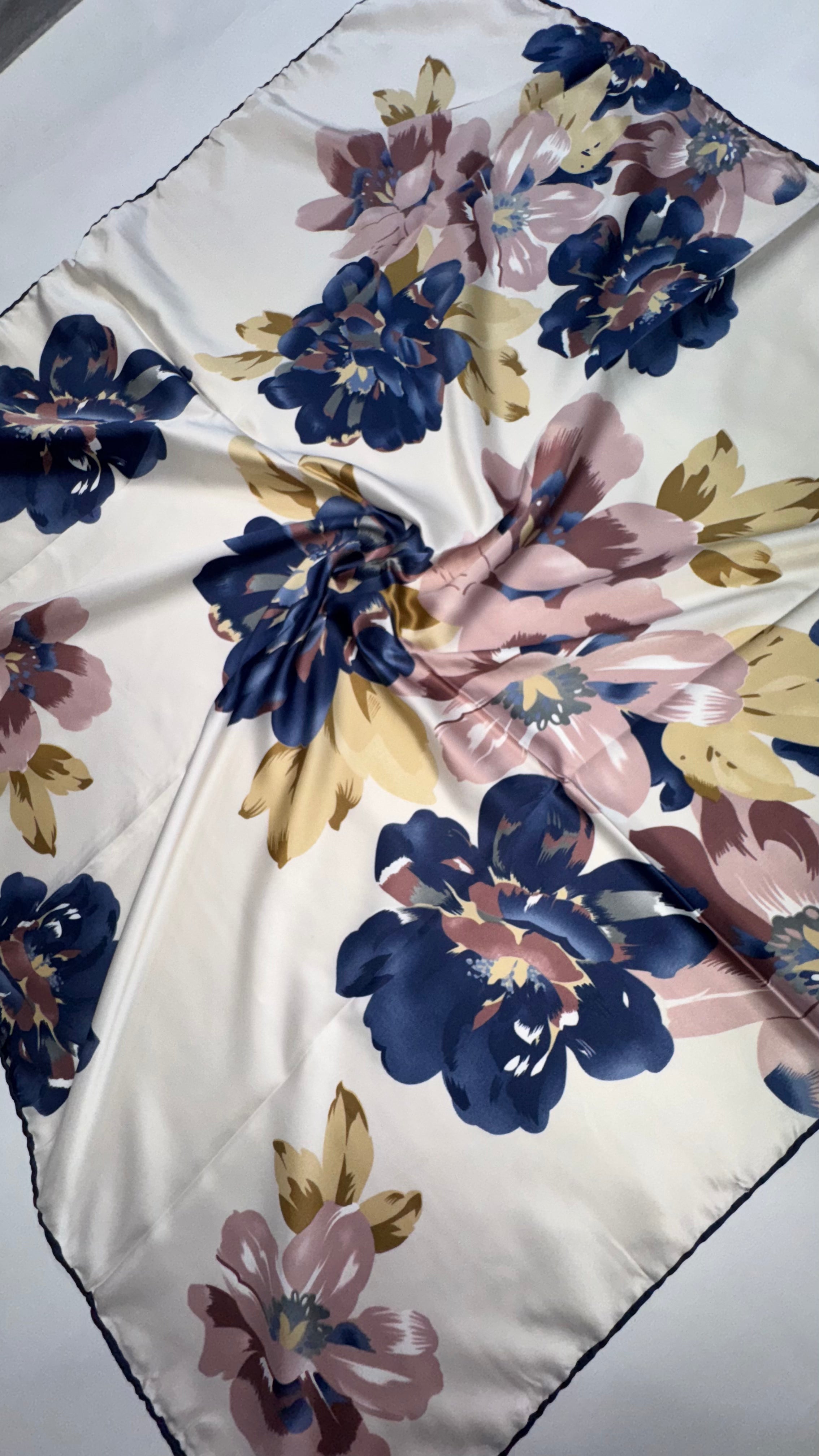 Flower Satin Square ( 12 colors )